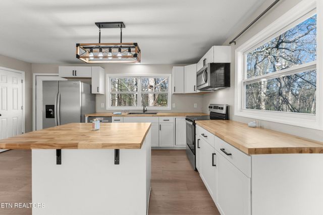 53 Takesa Drive, Crossville, TN 38555