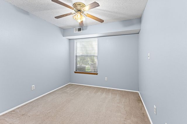 8601 Alpine Drive D, Urbandale, IA 50322