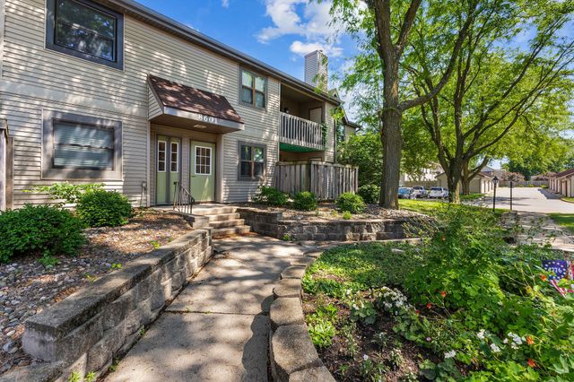 8601 Alpine Drive D, Urbandale, IA 50322
