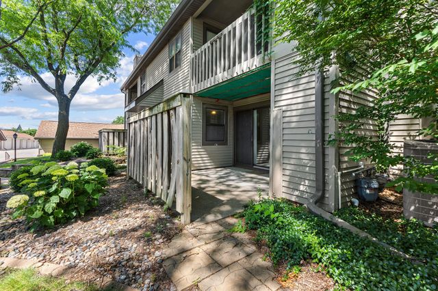 8601 Alpine Drive D, Urbandale, IA 50322