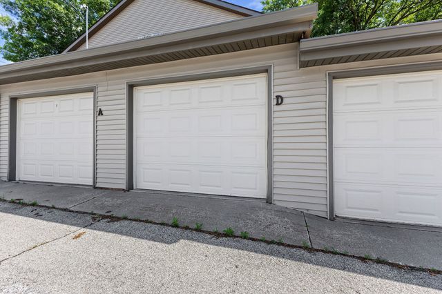 8601 Alpine Drive D, Urbandale, IA 50322