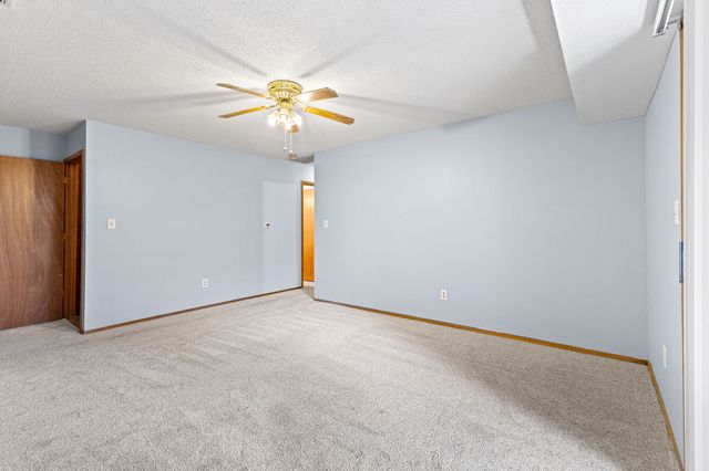 8601 Alpine Drive D, Urbandale, IA 50322