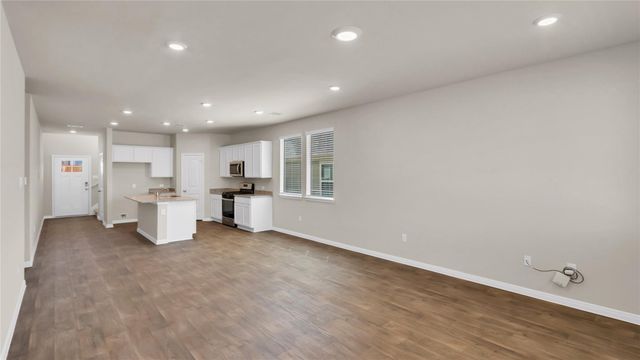 204 Inks LN, Kyle, TX 78640