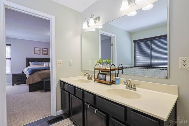 1539 Sefton Drive, Harrison, OH 45030