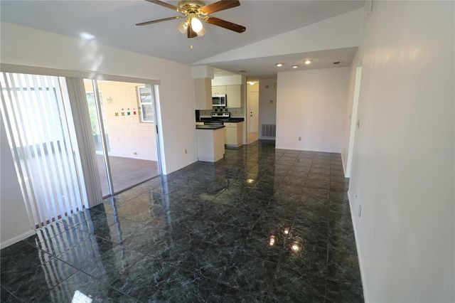 5017 OAKSHIRE DR, Tampa, FL 33625
