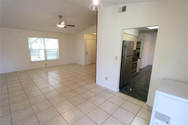 5017 OAKSHIRE DR, Tampa, FL 33625