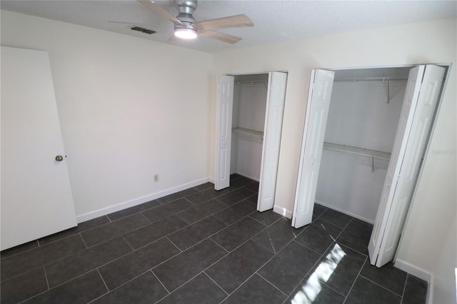 5017 OAKSHIRE DR, Tampa, FL 33625