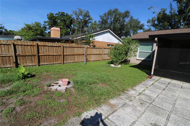 5017 OAKSHIRE DR, Tampa, FL 33625
