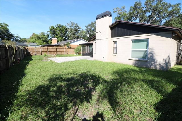 5017 OAKSHIRE DR, Tampa, FL 33625