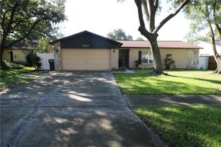 5017 OAKSHIRE DR, Tampa, FL 33625