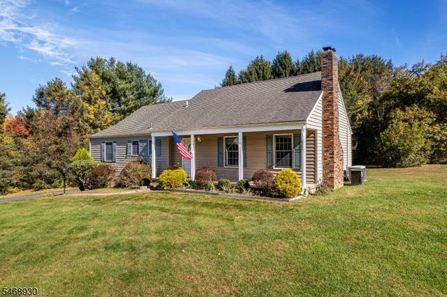 88 Old Farmers Rd, Washington Twp., NJ 07853