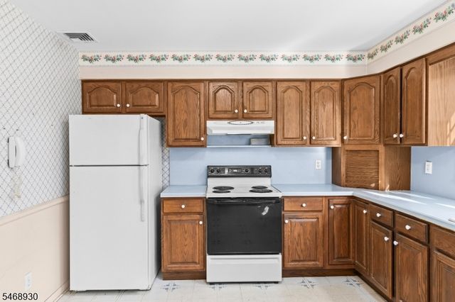 88 Old Farmers Rd, Washington Twp., NJ 07853