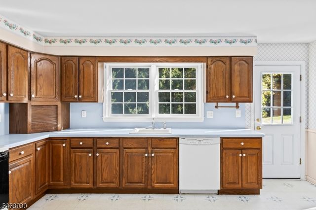 88 Old Farmers Rd, Washington Twp., NJ 07853