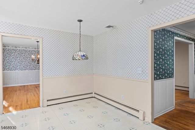 88 Old Farmers Rd, Washington Twp., NJ 07853