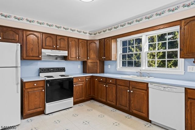 88 Old Farmers Rd, Washington Twp., NJ 07853