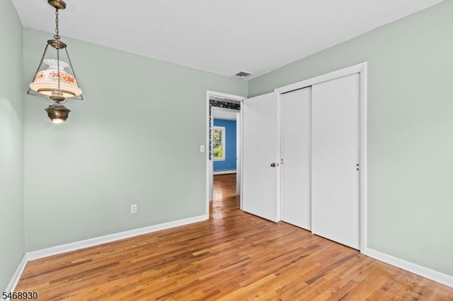 88 Old Farmers Rd, Washington Twp., NJ 07853
