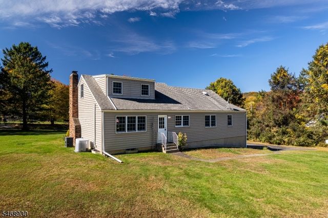 88 Old Farmers Rd, Washington Twp., NJ 07853