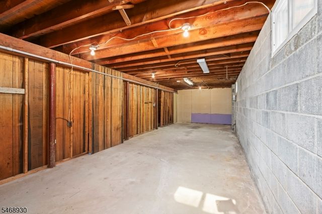 88 Old Farmers Rd, Washington Twp., NJ 07853