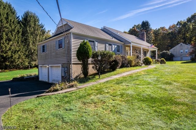 88 Old Farmers Rd, Washington Twp., NJ 07853