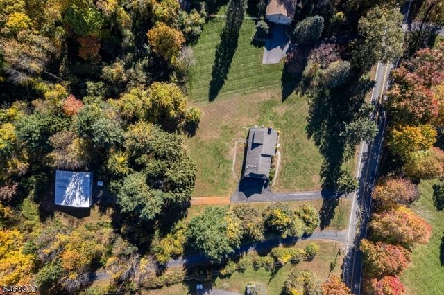 88 Old Farmers Rd, Washington Twp., NJ 07853