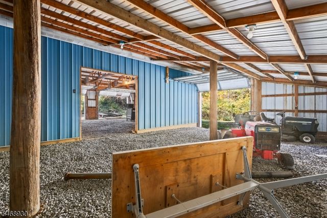 88 Old Farmers Rd, Washington Twp., NJ 07853