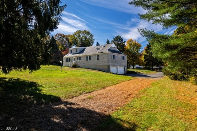 88 Old Farmers Rd, Washington Twp., NJ 07853