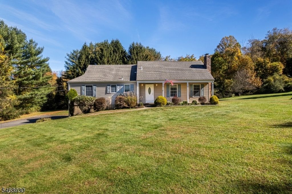 88 Old Farmers Rd, Washington Twp., NJ 07853