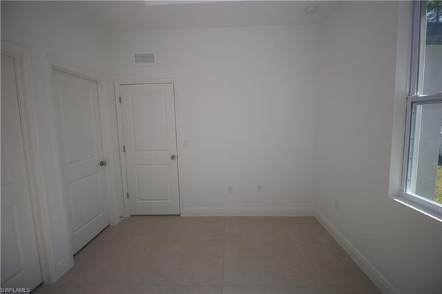 1262 MILWAUKEE BLVD # 1262, Lehigh Acres, FL 33974