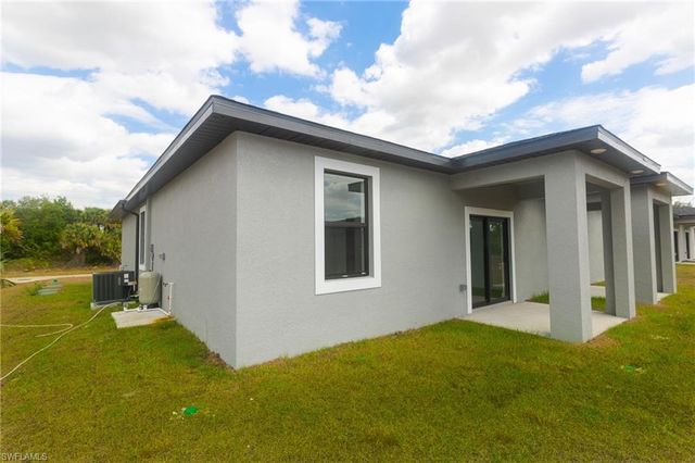 1262 MILWAUKEE BLVD # 1262, Lehigh Acres, FL 33974