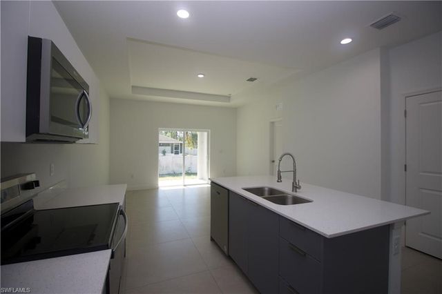 1262 MILWAUKEE BLVD # 1262, Lehigh Acres, FL 33974