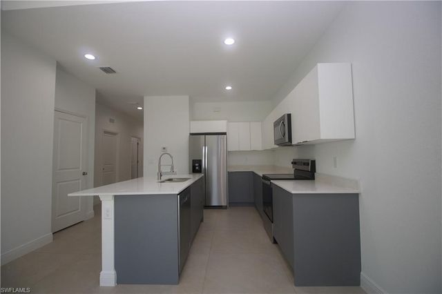 1262 MILWAUKEE BLVD # 1262, Lehigh Acres, FL 33974