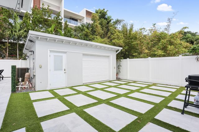 3025 Center Avenue, Fort Lauderdale, FL 33308