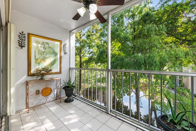 471 N Pine Island Road 302d, Plantation, FL 33324