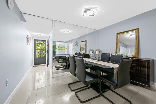 471 N Pine Island Road 302d, Plantation, FL 33324