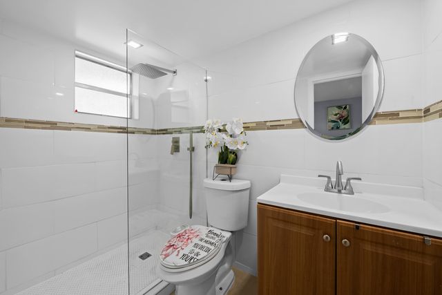 471 N Pine Island Road 302d, Plantation, FL 33324