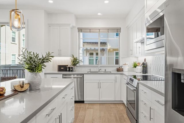 1208 San Ramon Avenue, Mountain View, CA 94043