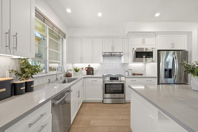 1208 San Ramon Avenue, Mountain View, CA 94043