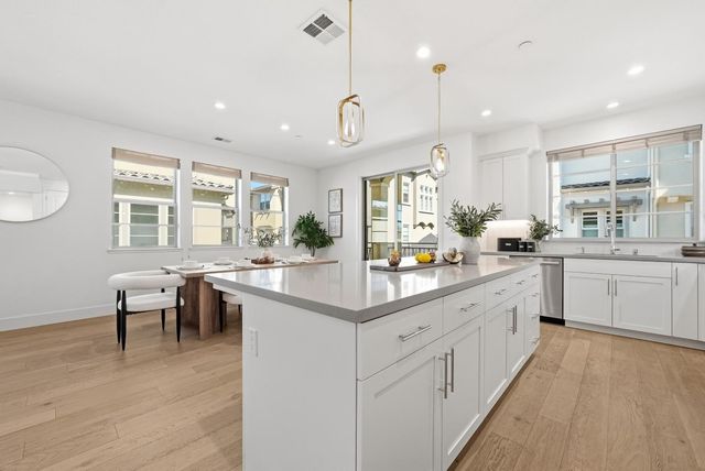 1208 San Ramon Avenue, Mountain View, CA 94043