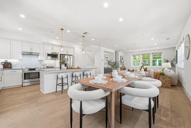 1208 San Ramon Avenue, Mountain View, CA 94043