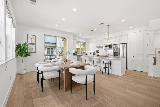 1208 San Ramon Avenue, Mountain View, CA 94043