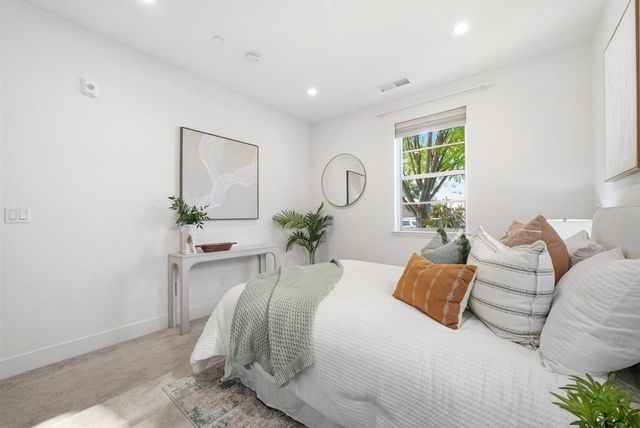 1208 San Ramon Avenue, Mountain View, CA 94043