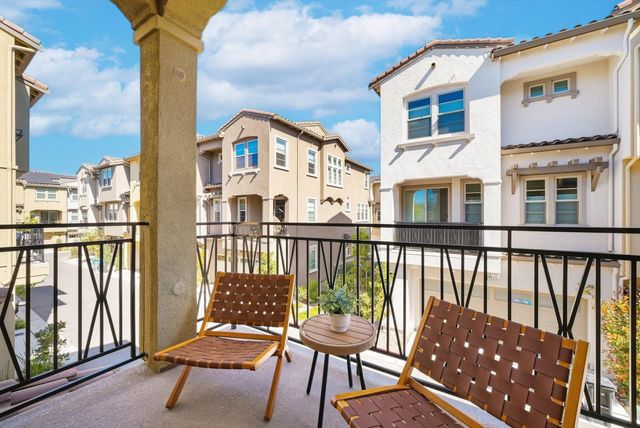 1208 San Ramon Avenue, Mountain View, CA 94043