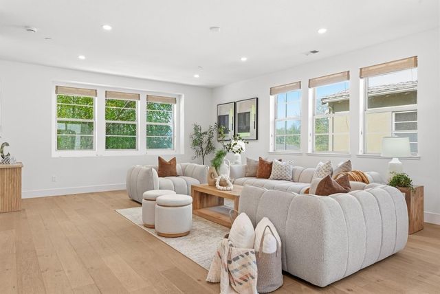 1208 San Ramon Avenue, Mountain View, CA 94043