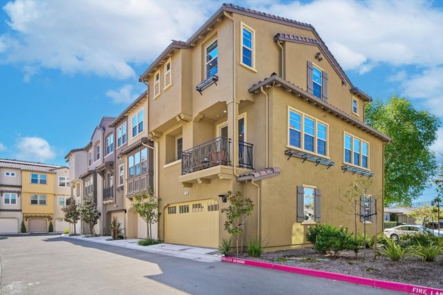 1208 San Ramon Avenue, Mountain View, CA 94043