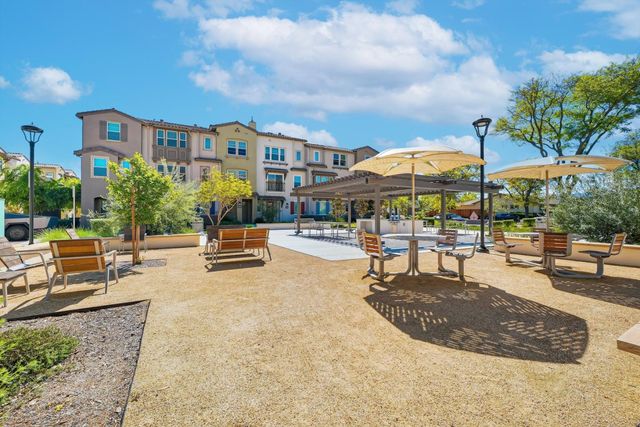 1208 San Ramon Avenue, Mountain View, CA 94043