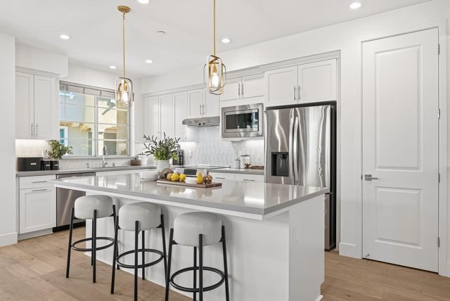 1208 San Ramon Avenue, Mountain View, CA 94043