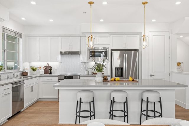 1208 San Ramon Avenue, Mountain View, CA 94043