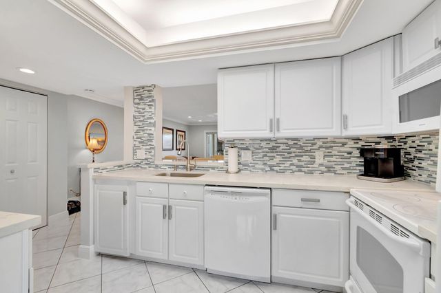 14823 Cumberland Drive 202, Delray Beach, FL 33446