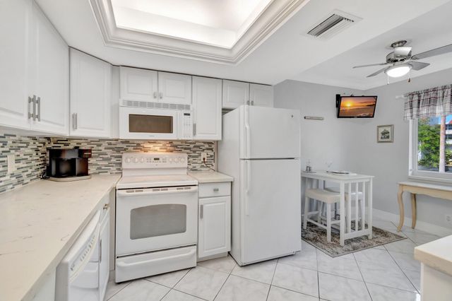 14823 Cumberland Drive 202, Delray Beach, FL 33446