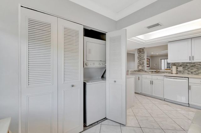 14823 Cumberland Drive 202, Delray Beach, FL 33446